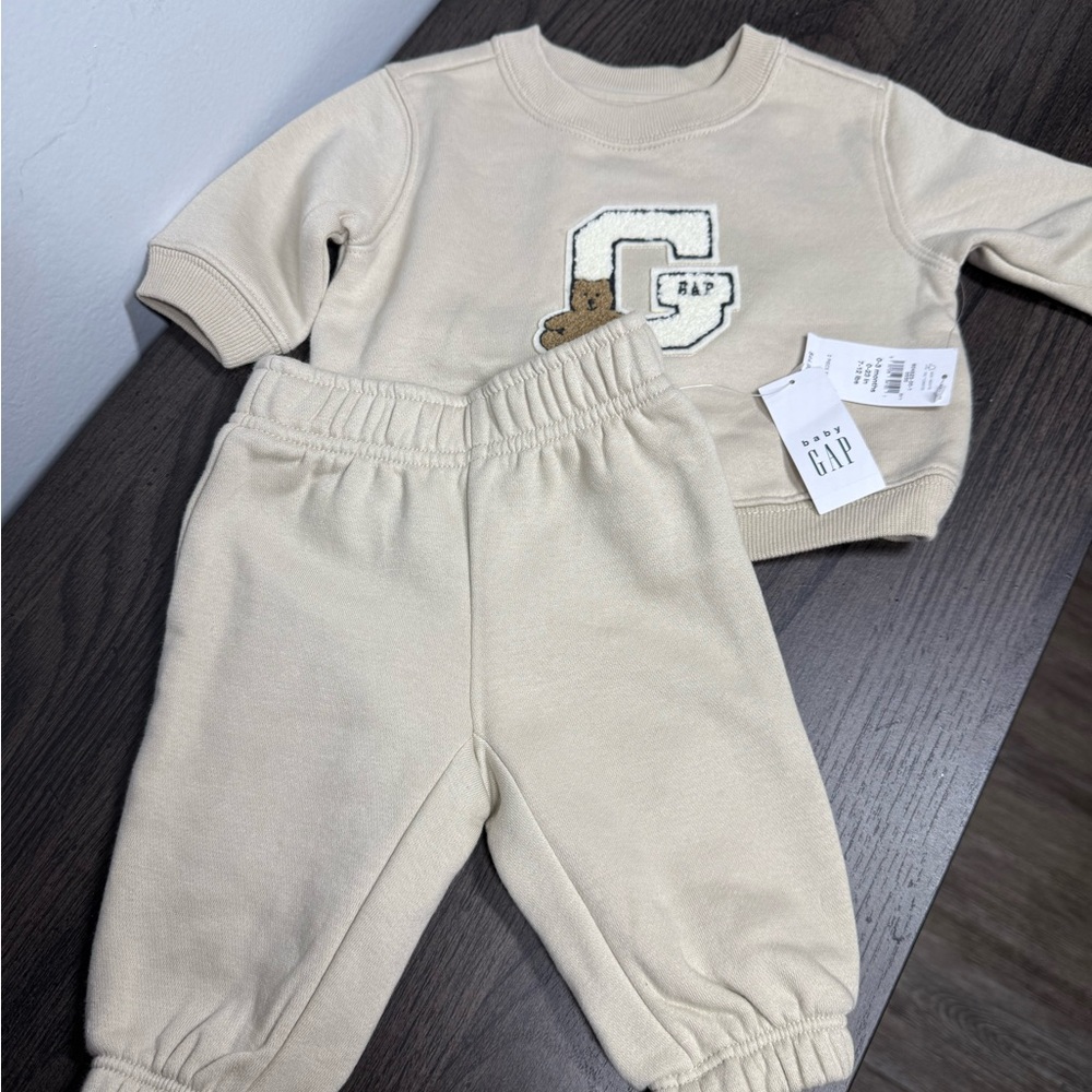 GAP Kids Cream Sweatpants & Jogger Set